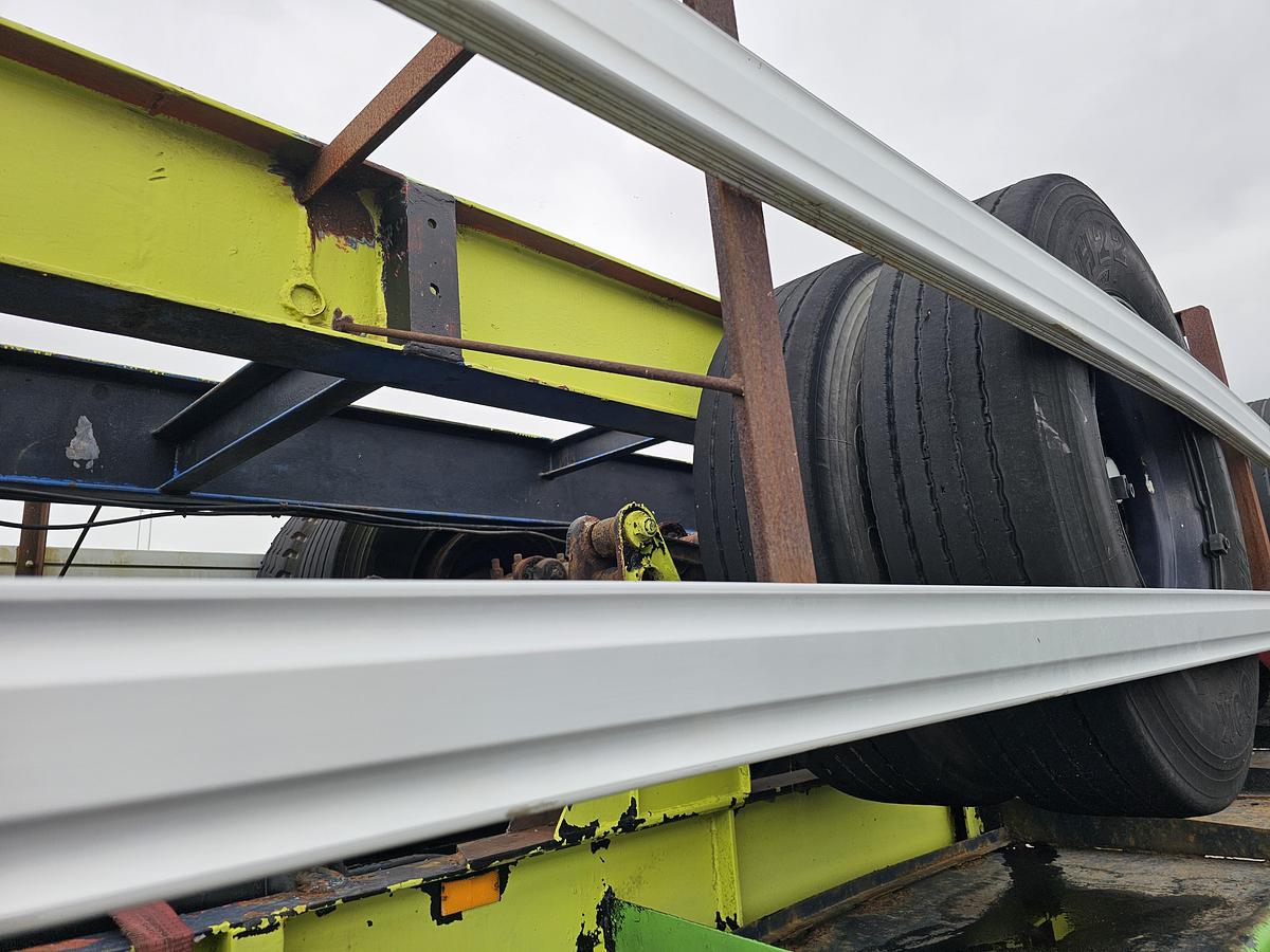 Used 1990 divers 40 ft gooseneck  steel suspension double tires.
