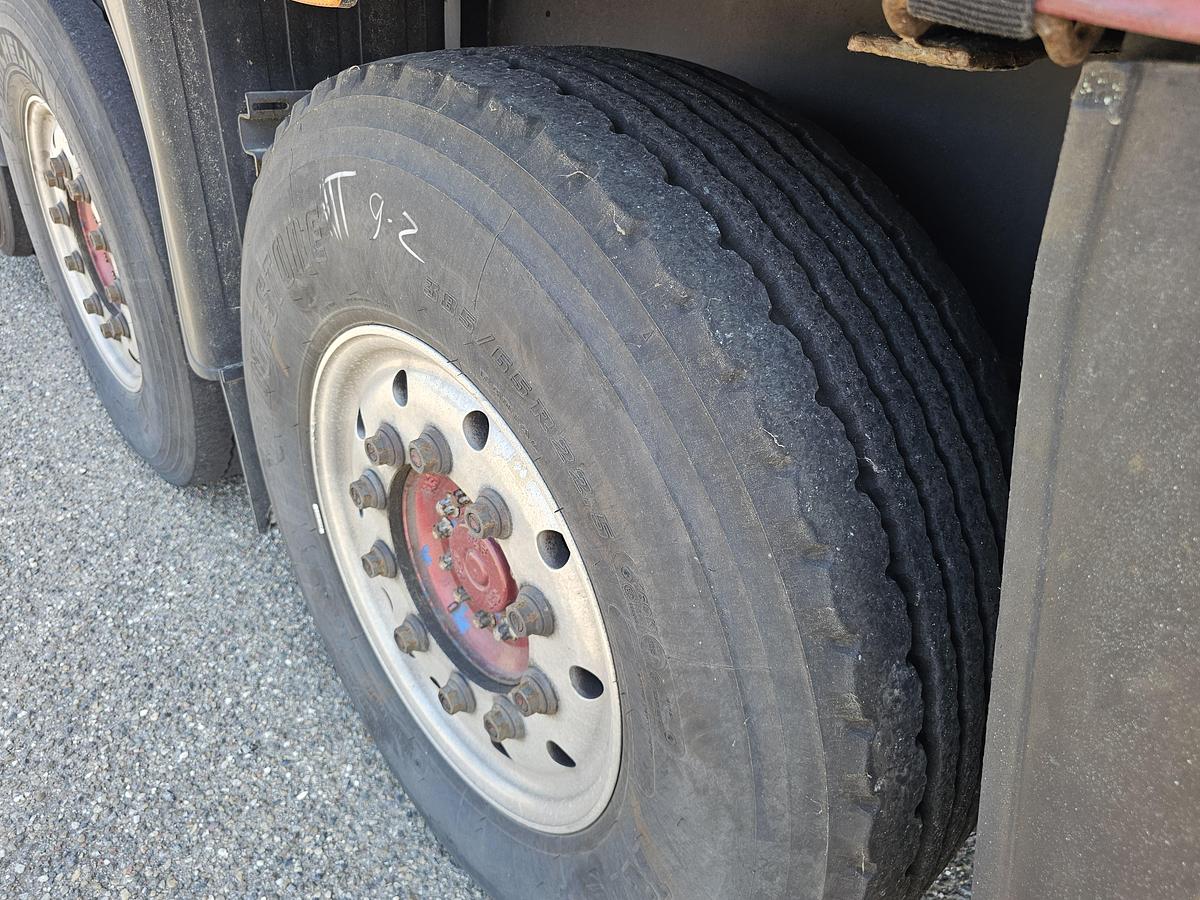 Used 2000 schmitz S01 | SLIDING ROOF | 2 LIFT AXLES| NICE HOLLAND TRAILER| SAF DISC.