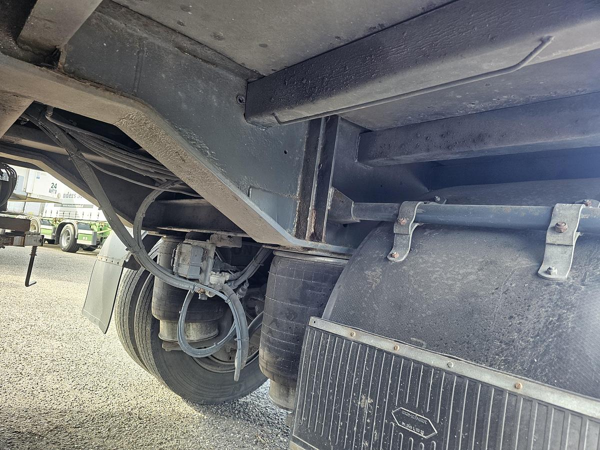 Gebruikt 2000 PACTON T2-001 STEERING AXLE/LOADING LIFT/ BPW DRUM.
