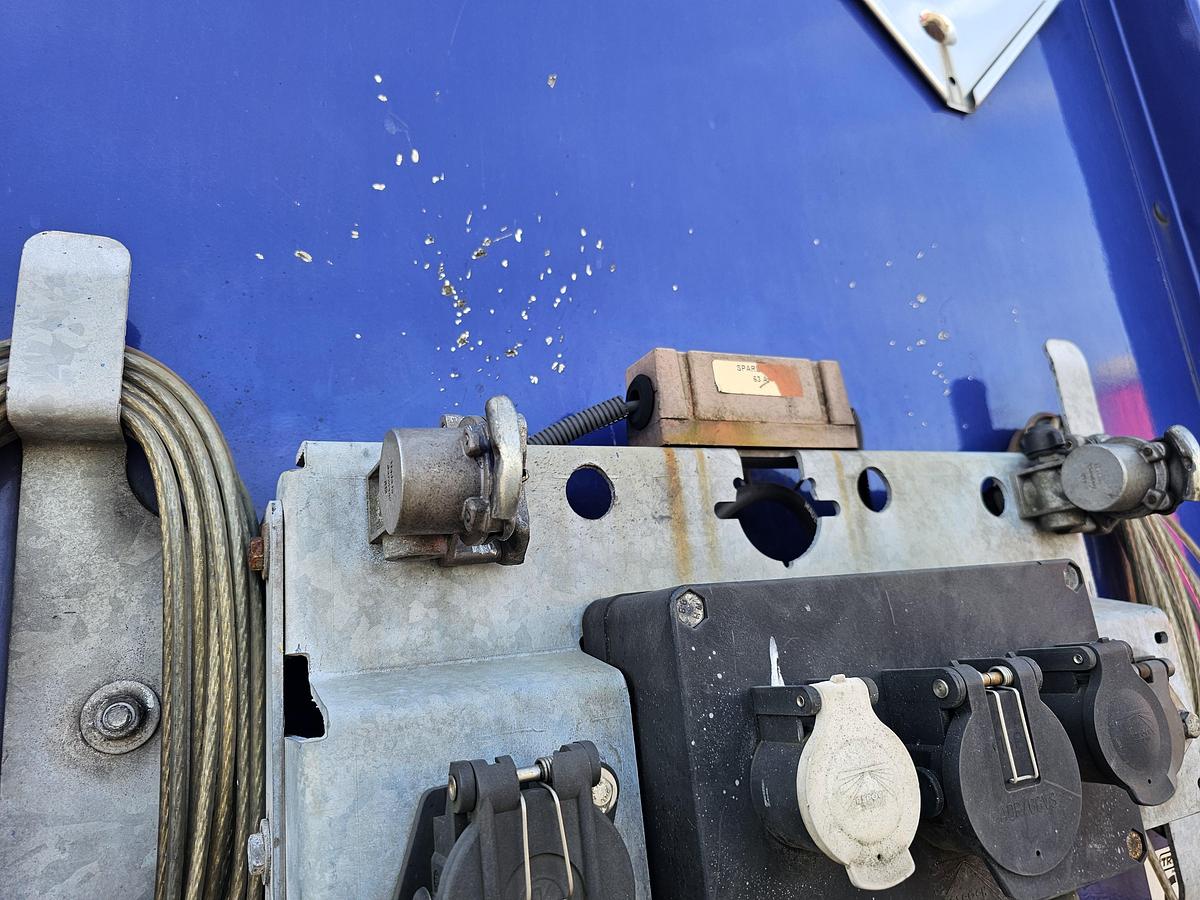 Used 2012 PACTON TBD.122 | SINGLE STEERING AXLE |UNDER SLIDING LOADING LIFT + BATTERIES| DAF DISC| APK /TUV 6-12-2025