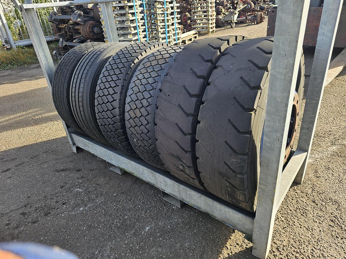 Gebruikt 2000 LINGLONG TRAILER TIRE.