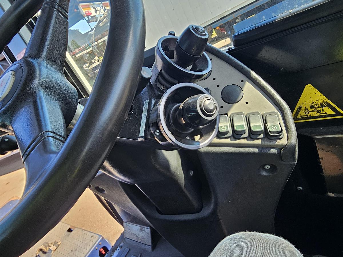 Gebruikt 2016 TERBERG RT283 | TERMINAL TRACTOR 4X4| TURNING CHAIR. | AUTOMATIC GEAR |19208 HOURS h HYDRAULIC SYSTEM.