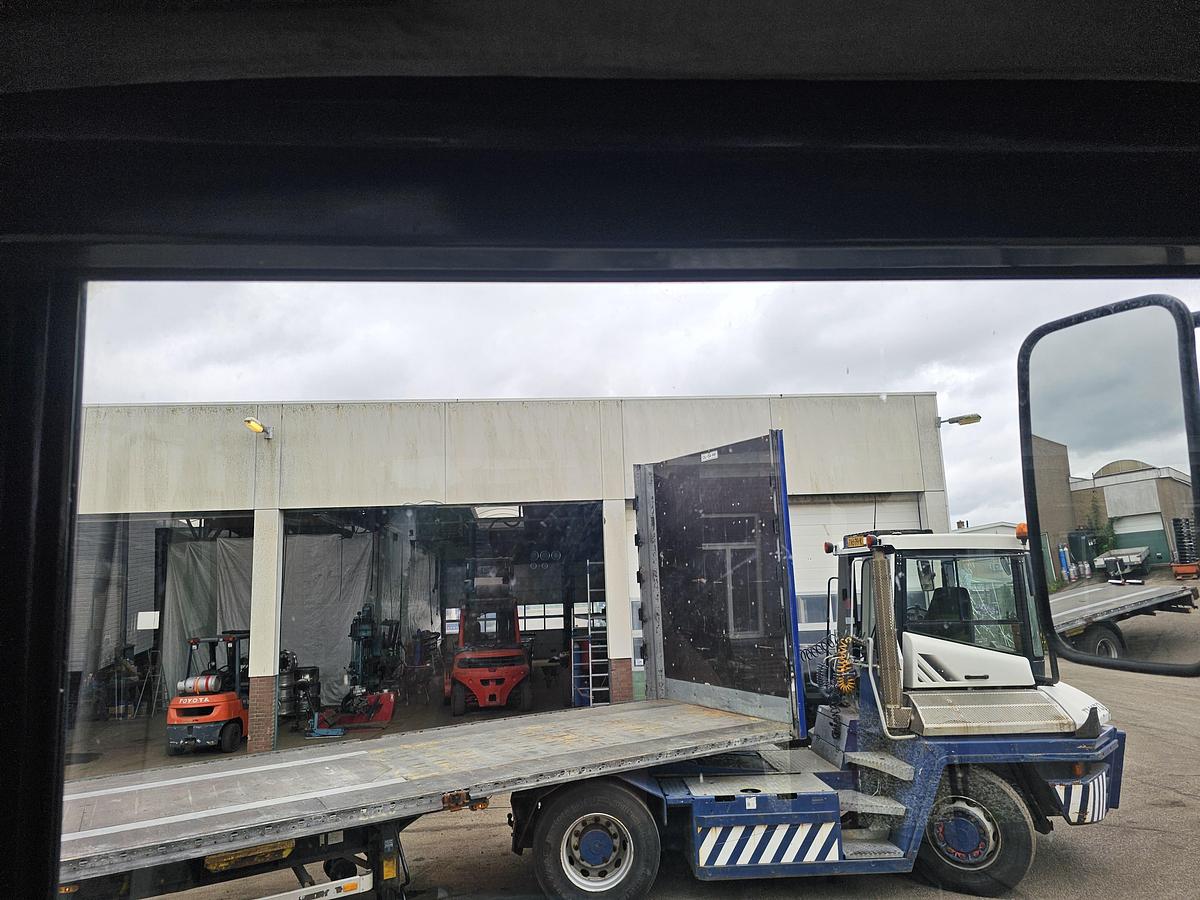 Gebruikt 2017 TERBERG RT283 /TERMINAL TRACTOR 4X4/ TURNING CHAIR. /AUTOMATIC GEAR /19208 HOURS