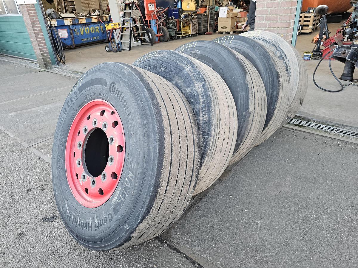 Gebruikt 2015 CONTINENTAL | 385/65 R 22.5. Conti Hybrid Ht 3 |on light metal rim.