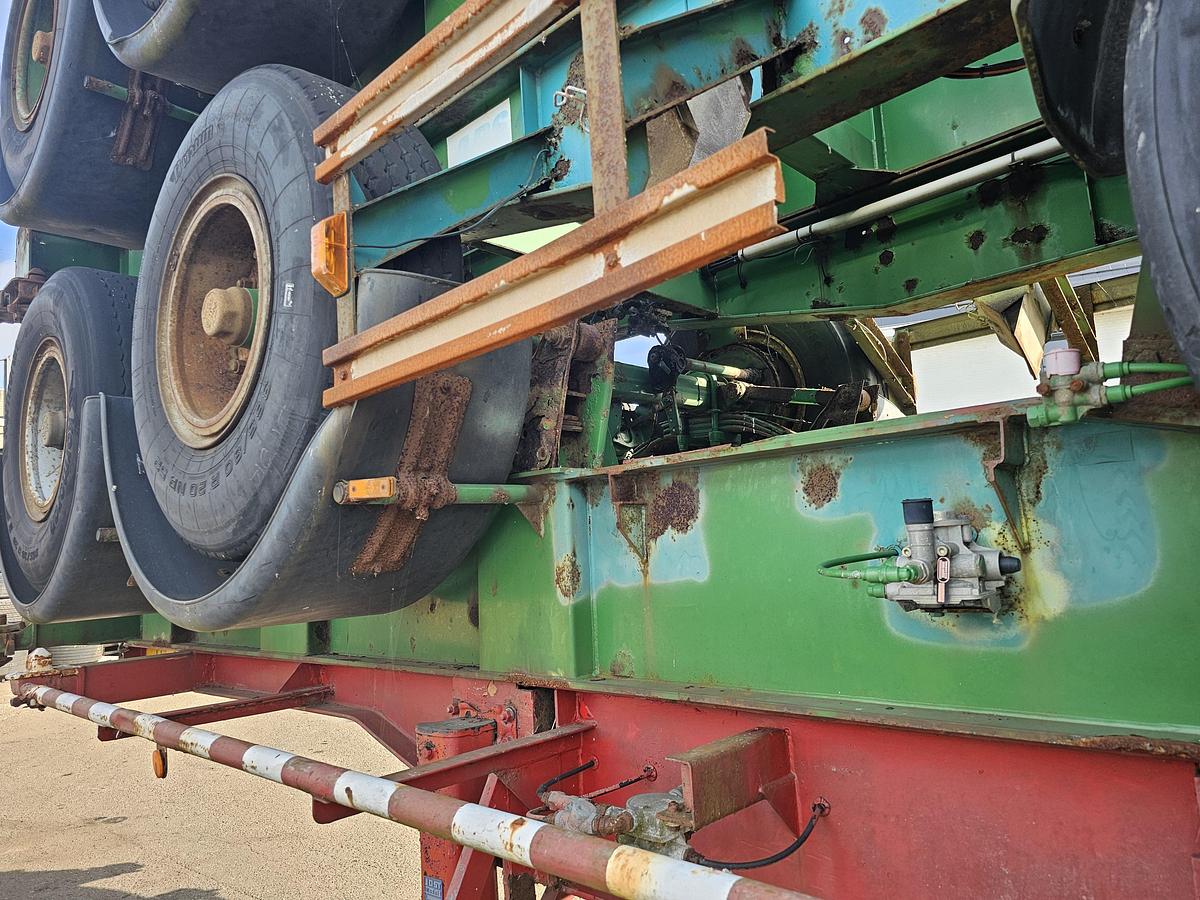 Used 1996 stack of 20 foot chassis groenewegen and Renders Bpw drum Steel suspension. 20 foot