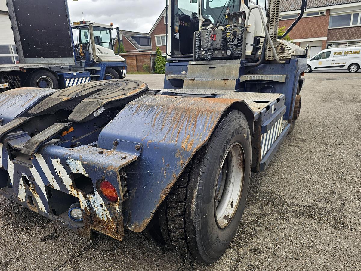 Gebruikt 2017 TERBERG RT283 /TERMINAL TRACTOR 4X4/ TURNING CHAIR. /AUTOMATIC GEAR /19208 HOURS