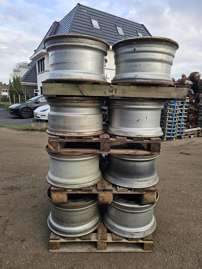 Gebruikt 2010 MICHELIN 11.75 X 22.5