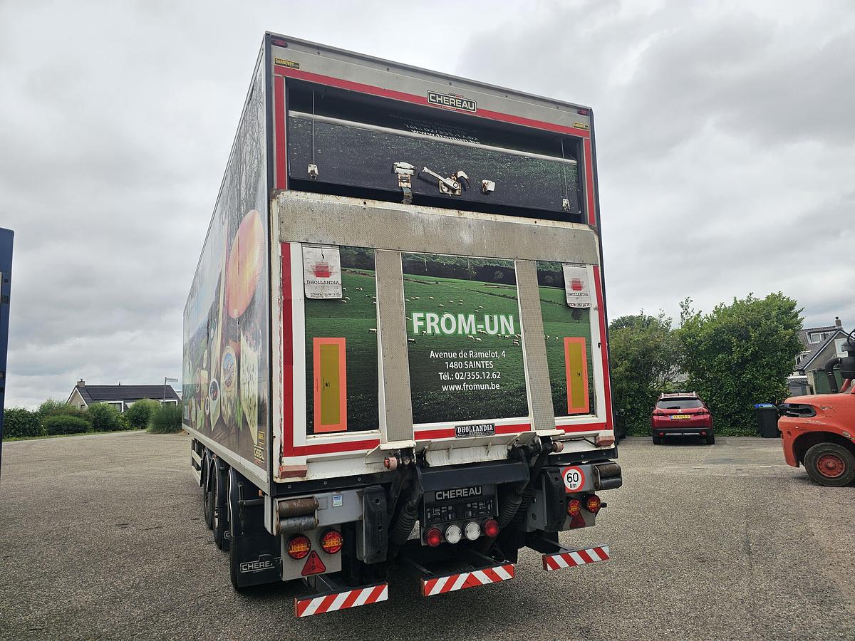 Gebruikt 2012 CHEREAU B3 /CITY TRAILER /STEERING AXLE/LIFT AXLE / 11.80 LONG /LOADING LIFT/ BPW DISC / CARRIER FRIDGE.