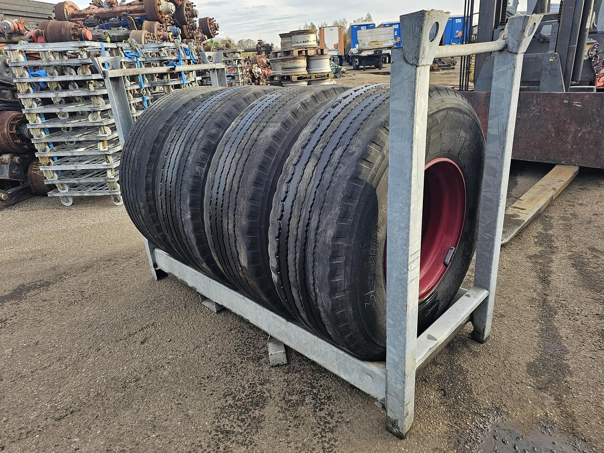 Gebruikt 2010 BRIDGESTONE R 164| TRAILER BAND 425/65 R 22.5 |6/4 MM PROFIE  MET VELG
