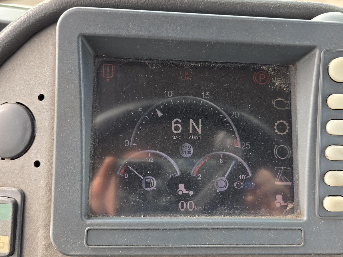 Gebruikt 2011 TERBERG RT283 | TERMINAL TRACTOR 4X4| TURNING CHAIR. | AUTOMATIC GEAR | 24846 hOURS.