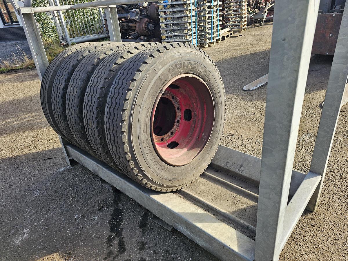 Gebruikt 2000 UNIROYAL ENERGY