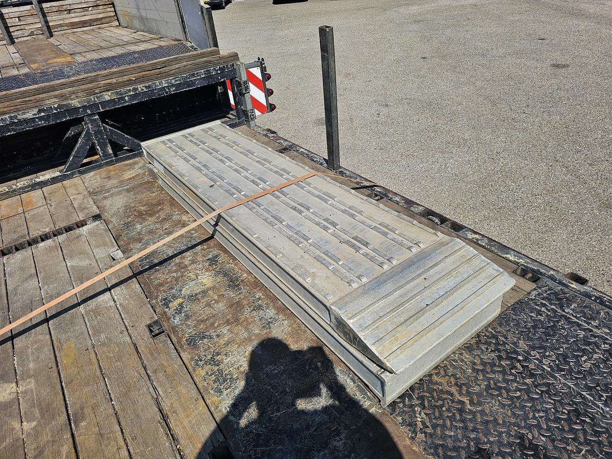 Used 1992 BROSHUIS E 2190/27 | SEMI LOWLOADER | 6 MTR EXTENDIBLE | BEAVER TAIL| SAF DRUM | APK 17-01-2016  |REFURBISHED 2010