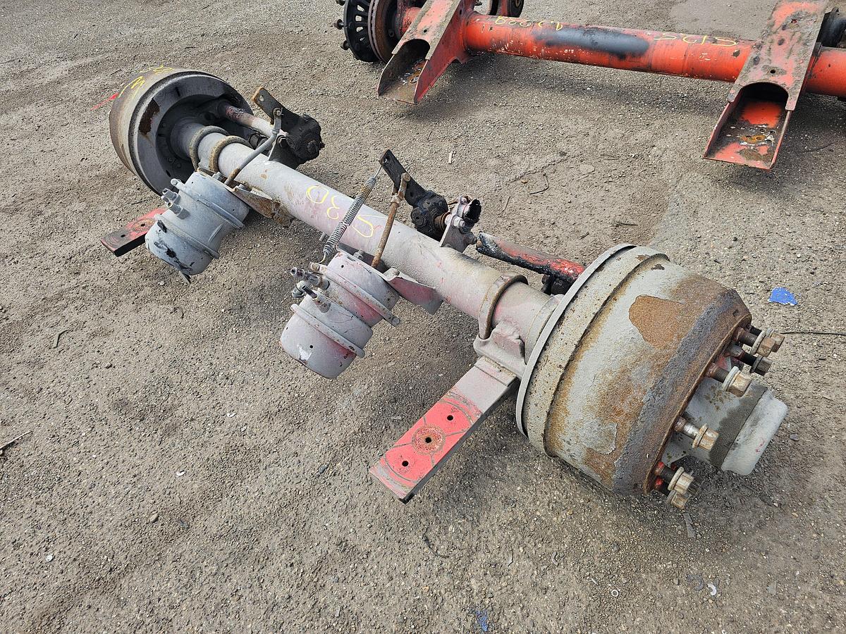Used 2004 SMB TRAILER AXLE SINGLE TIRES.