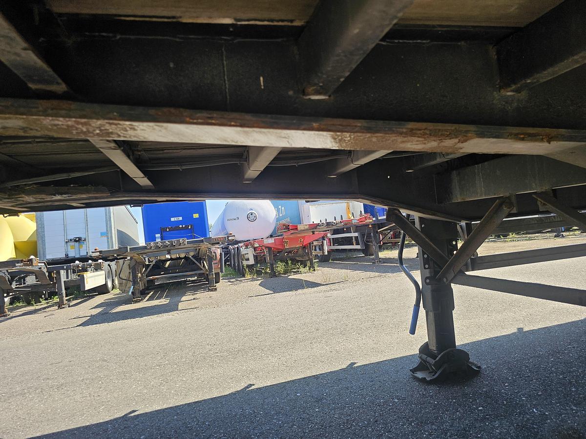 Gebruikt 2004 PACTON T3 001 /3 axle curtainsider /saf disc/ apk tuv/13-03-2027.