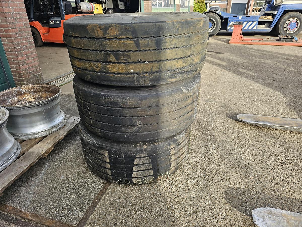 Gebruikt 2015 HANKOOK TH 22 |385/55 r 22.5| ALCOA RIM.