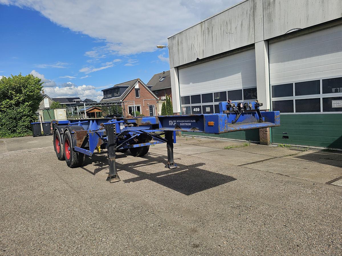 Gebruikt 2008 MKF METALLBAU CS 20 -20 FOOT- CONTAINER CHASSIS -HEAVY DUTY- BPW DRUM -STEEL SUSPENSION- GOOD QUALITY.