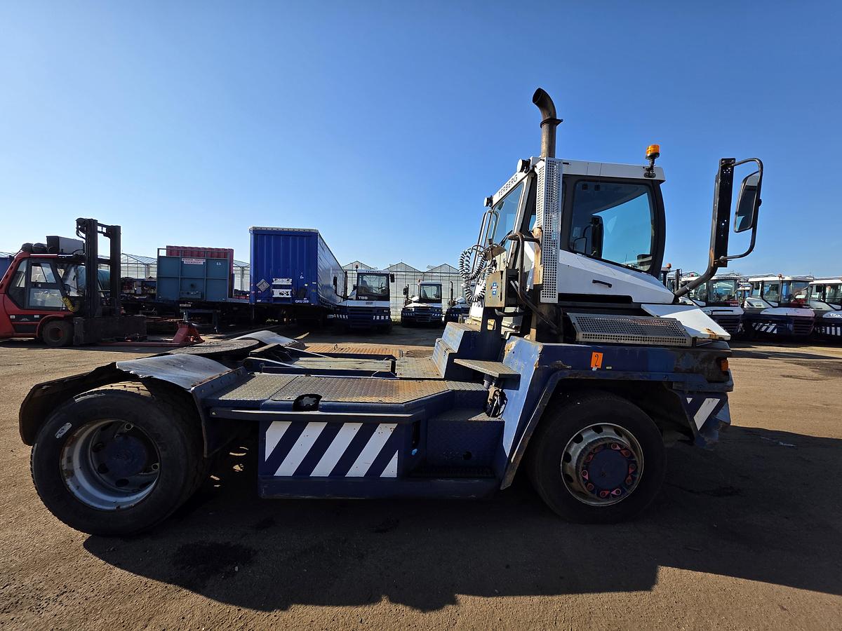 Gebruikt 2008 TERBERG RT 282 | 4X4 |TURNING CHAIR| AUTOMATIC GEAR|25885 HOURS.