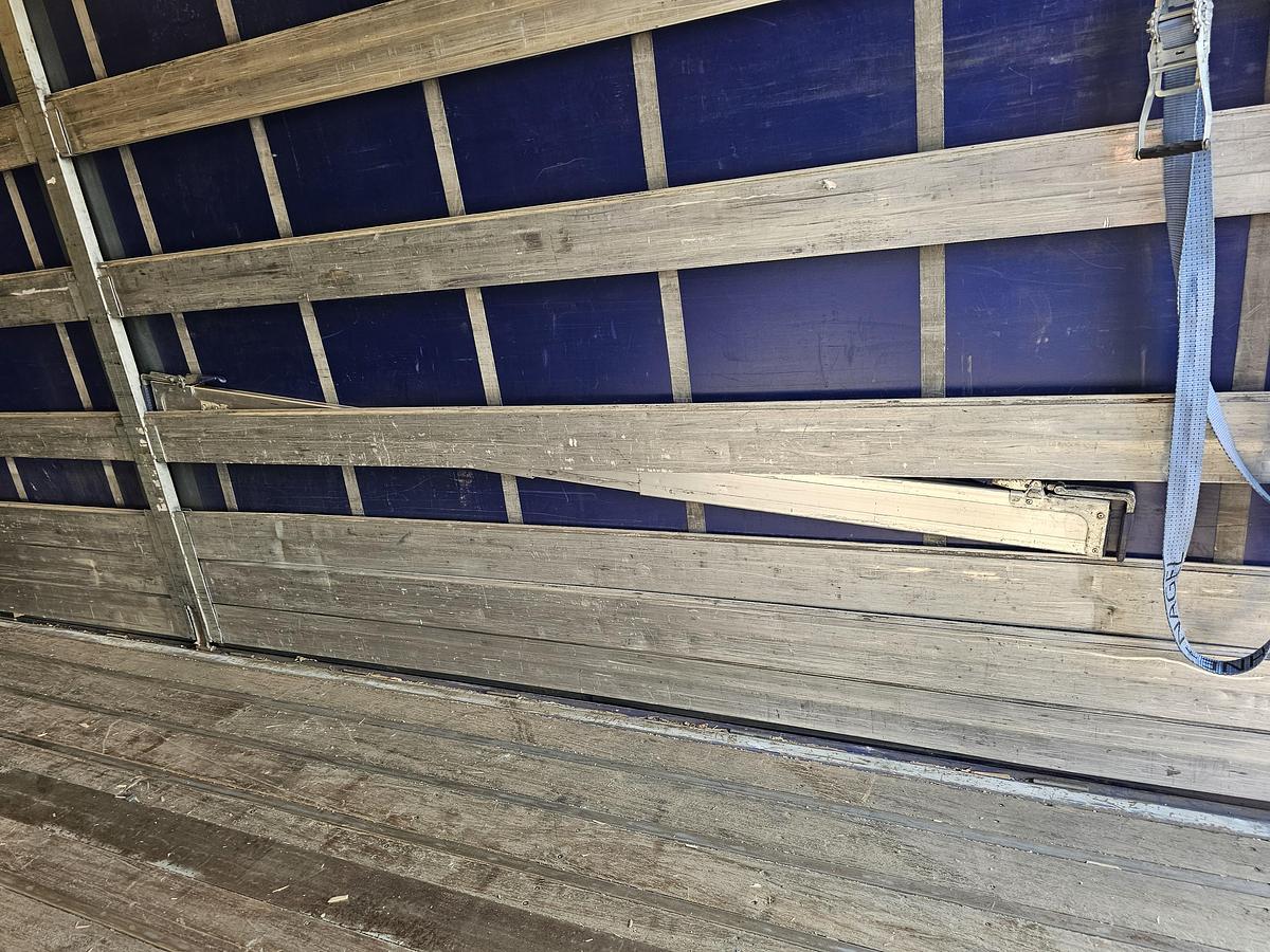 Used 2012 PACTON TBD.122 | SINGLE STEERING AXLE |UNDER SLIDING LOADING LIFT + BATTERIES| DAF DISC| APK /TUV 6-12-2025