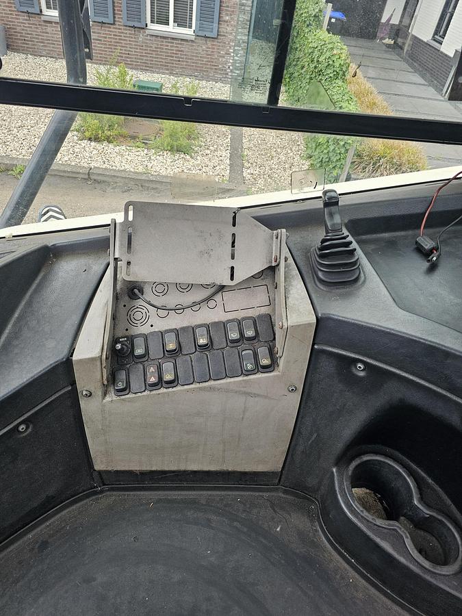 Gebruikt 2017 TERBERG RT283 /TERMINAL TRACTOR 4X4/ TURNING CHAIR. /AUTOMATIC GEAR /19208 HOURS