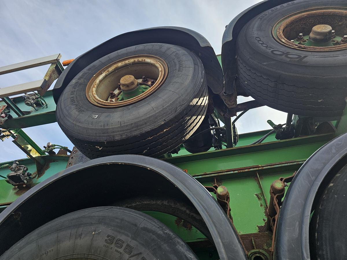 Used 1996 stack of 20 foot chassis groenewegen and Renders Bpw drum Steel suspension. 20 foot