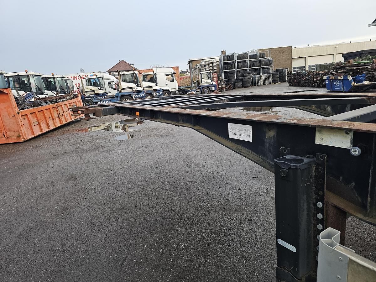 Gebruikt 1995 VAN HOOL 94/3067. flat container chassis all connections./ Bpw drum.