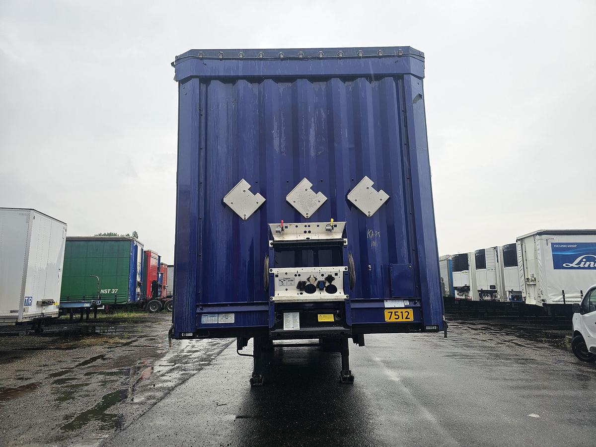 Gebruikt 2015 KRONE SD, SAF DISC, ALU RIMS. SLIDING ROOF, ALU SIDE BOARDS.