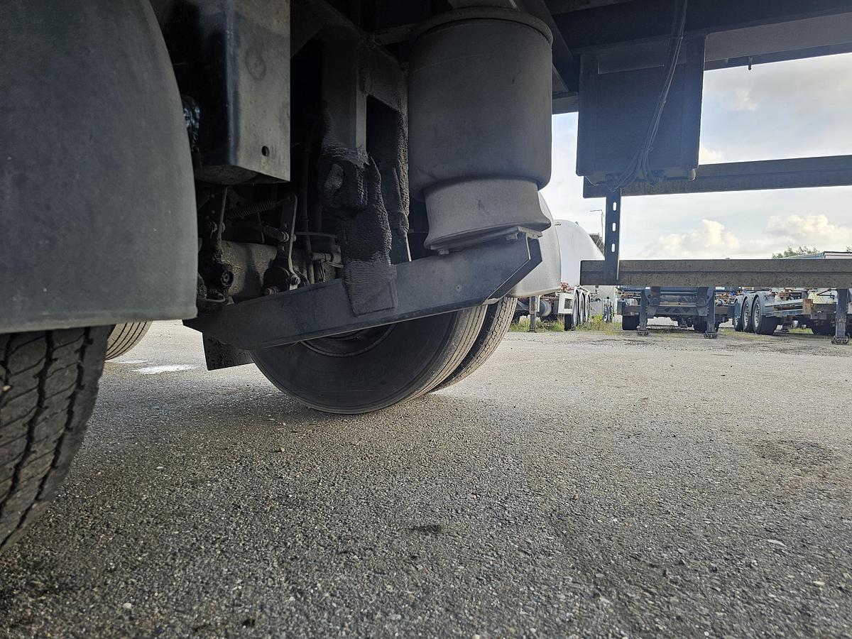 Gebruikt 1995 JUMBO DO 300 S/ 2 X STEERING /BPW DRUM / DOUBLE TIRES/ LIFT AXLE