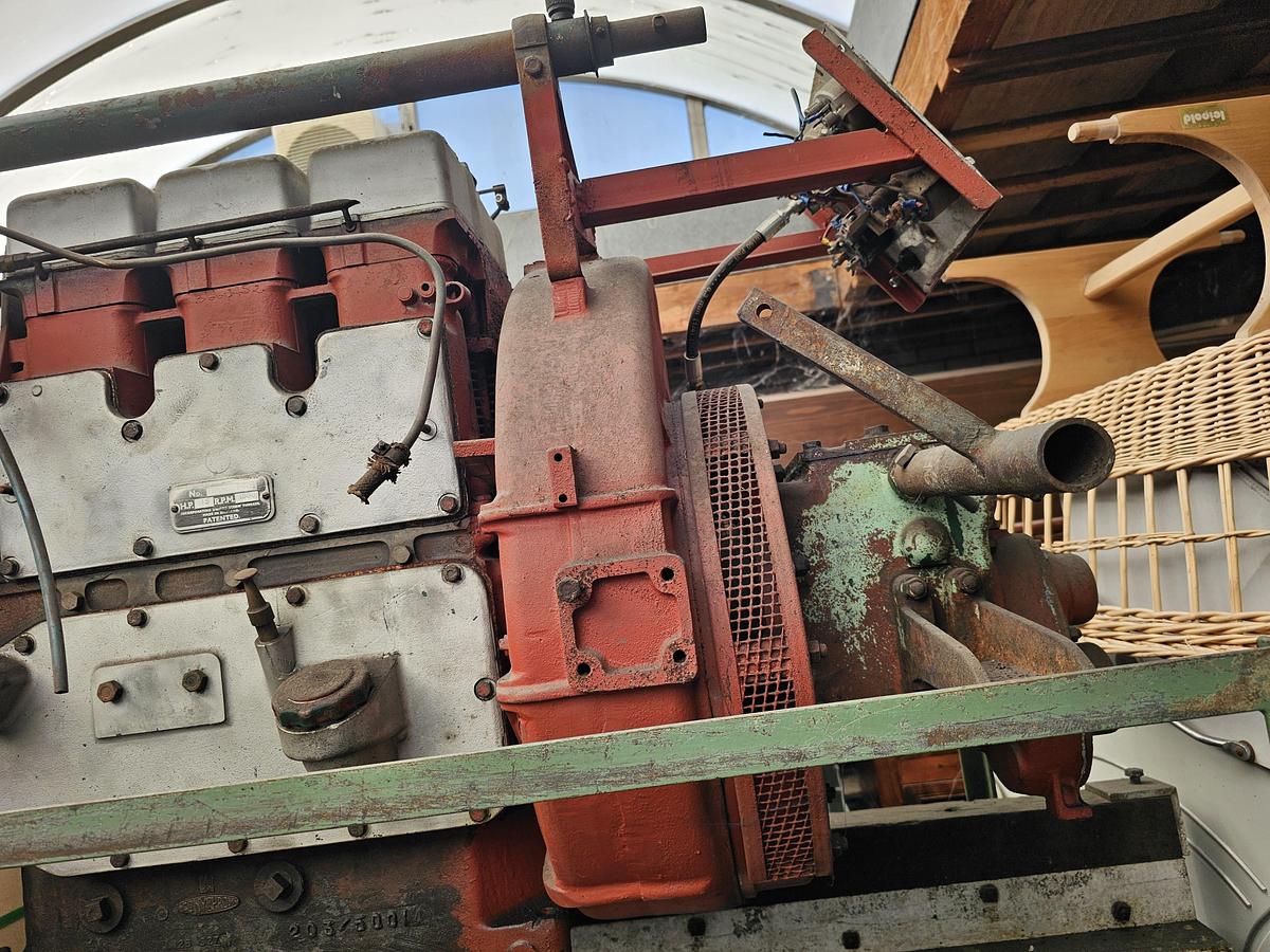 Used 1945 LISTER 15 HP OLD SHIPS DIESEL ENGINE WITH  REVERSING CLUTCH