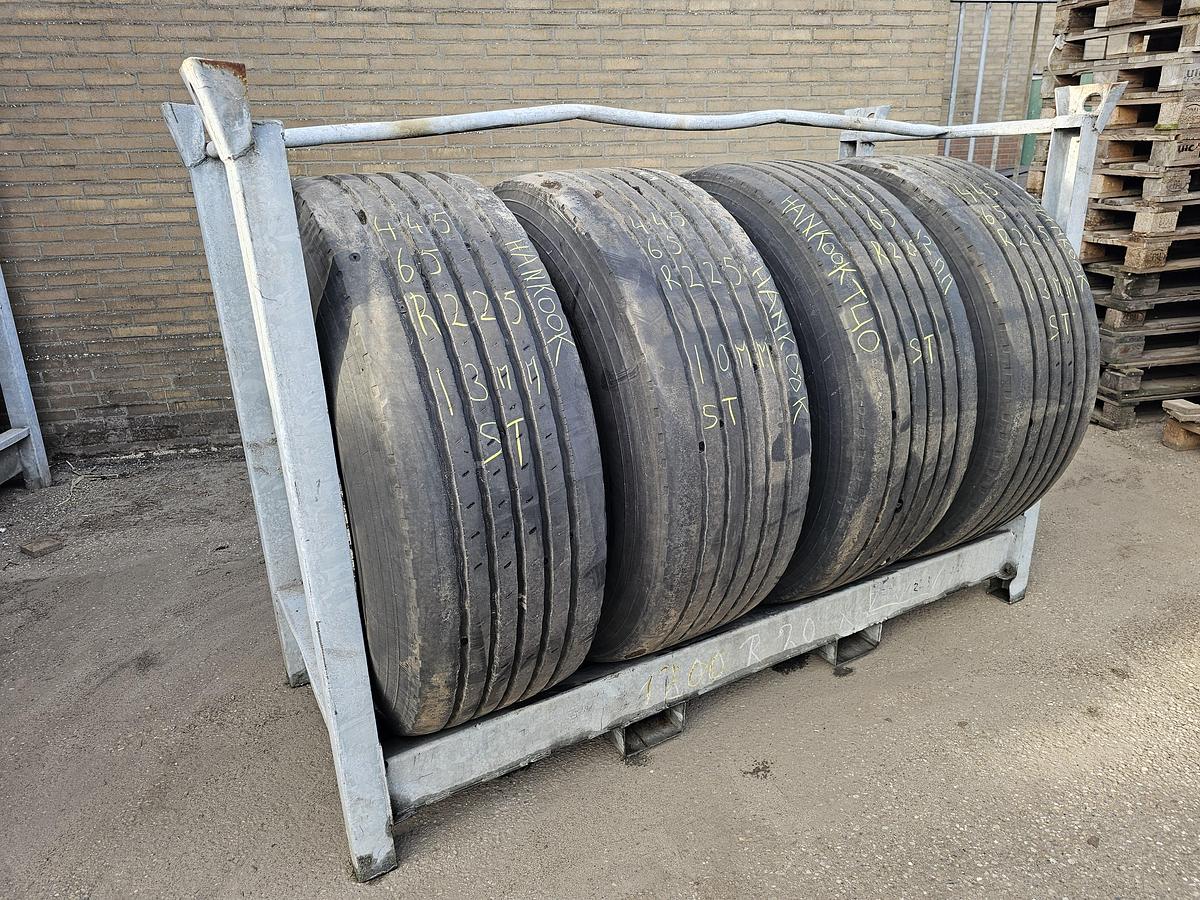 Gebruikt 2010 HANKOOK TL 10. TRAILER BAND 445/65 r 22.5   4 STUKS  12/ 13 MM PROFIEL.