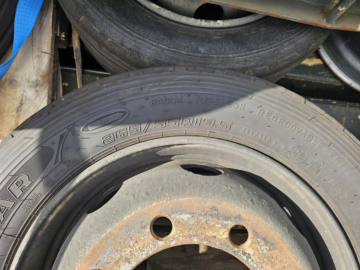 Used 2015 good year K MAX T | 265/55 R 19.5 | trailer tire | with rim 8 holes|