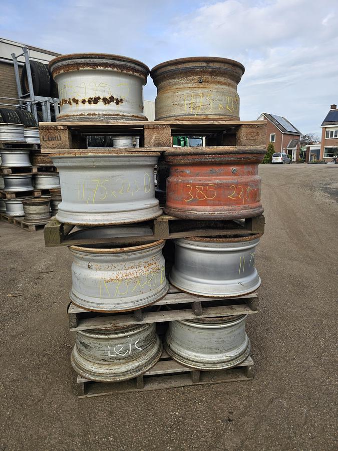 Gebruikt 2005 UNKNOWN 11.75 / 22.5 TRAILER RIM  STEEL  FOR DRUM BRAKES