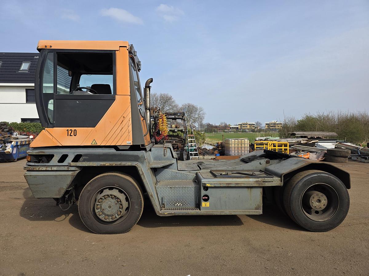 Gebruikt 2007 TERBERG RT222 |4X4| TURNING CHAIR| AUTOMATIC GEAR| WORKING MACHINE.