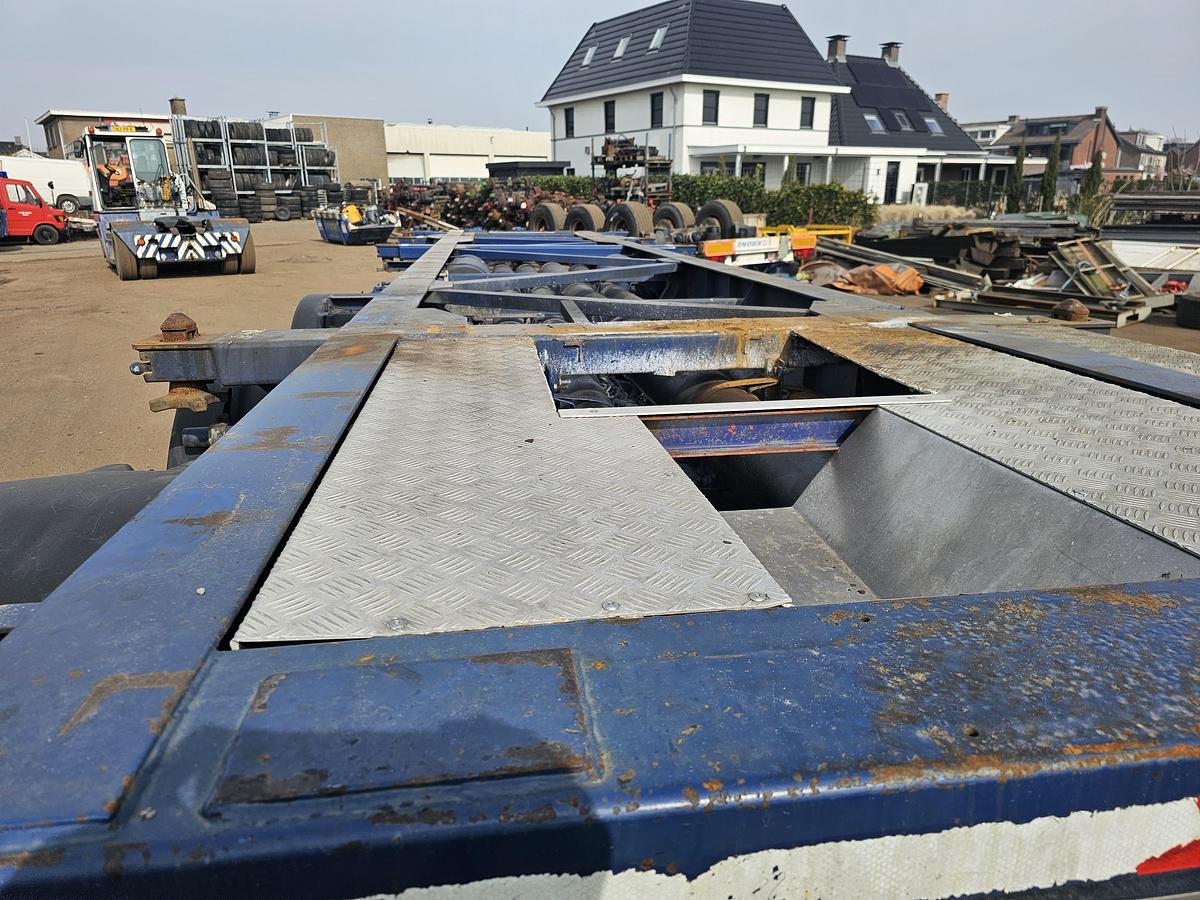 Gebruikt 1998 Van Hool 30 foot container chassis | tank container transport | saf Drum.