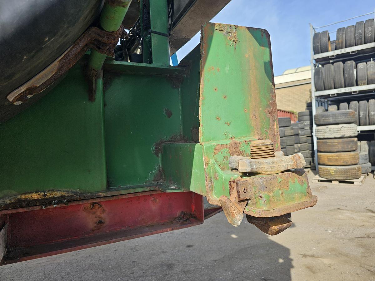 Used 1996 stack of 20 foot chassis groenewegen and Renders Bpw drum Steel suspension. 20 foot