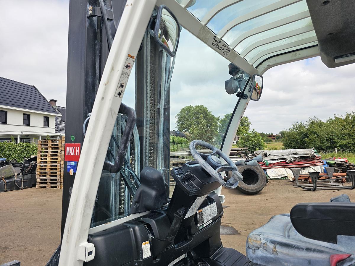 Used 2013 HYSTER H5.5 FT | FORKLIFT| 5.5 TON |60.50 MM HIGH TRIPLE MAST | 8520 KG WEIGHT.