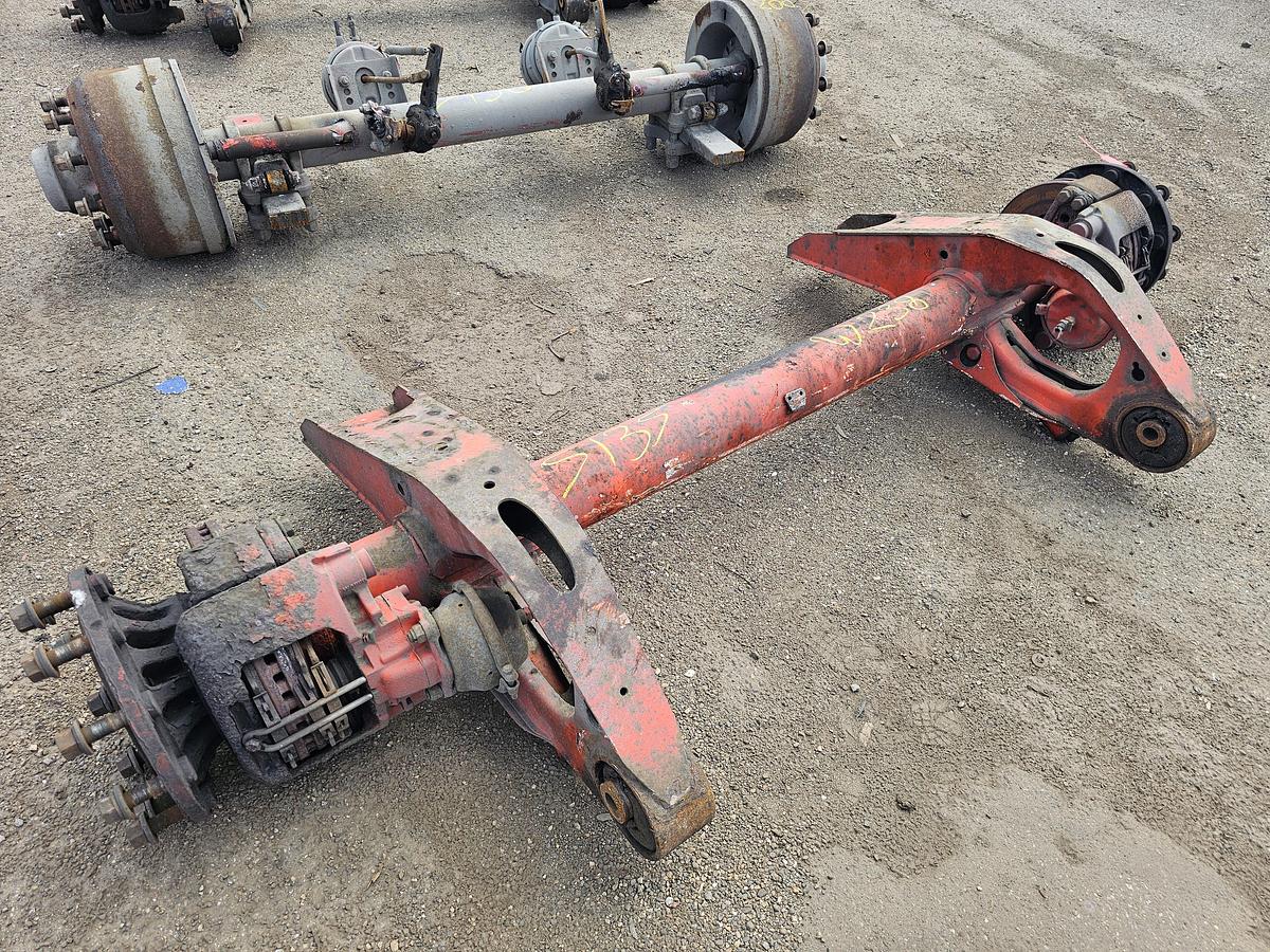 Used 2005 SAF SKRB9019W TRAILER AXLE.