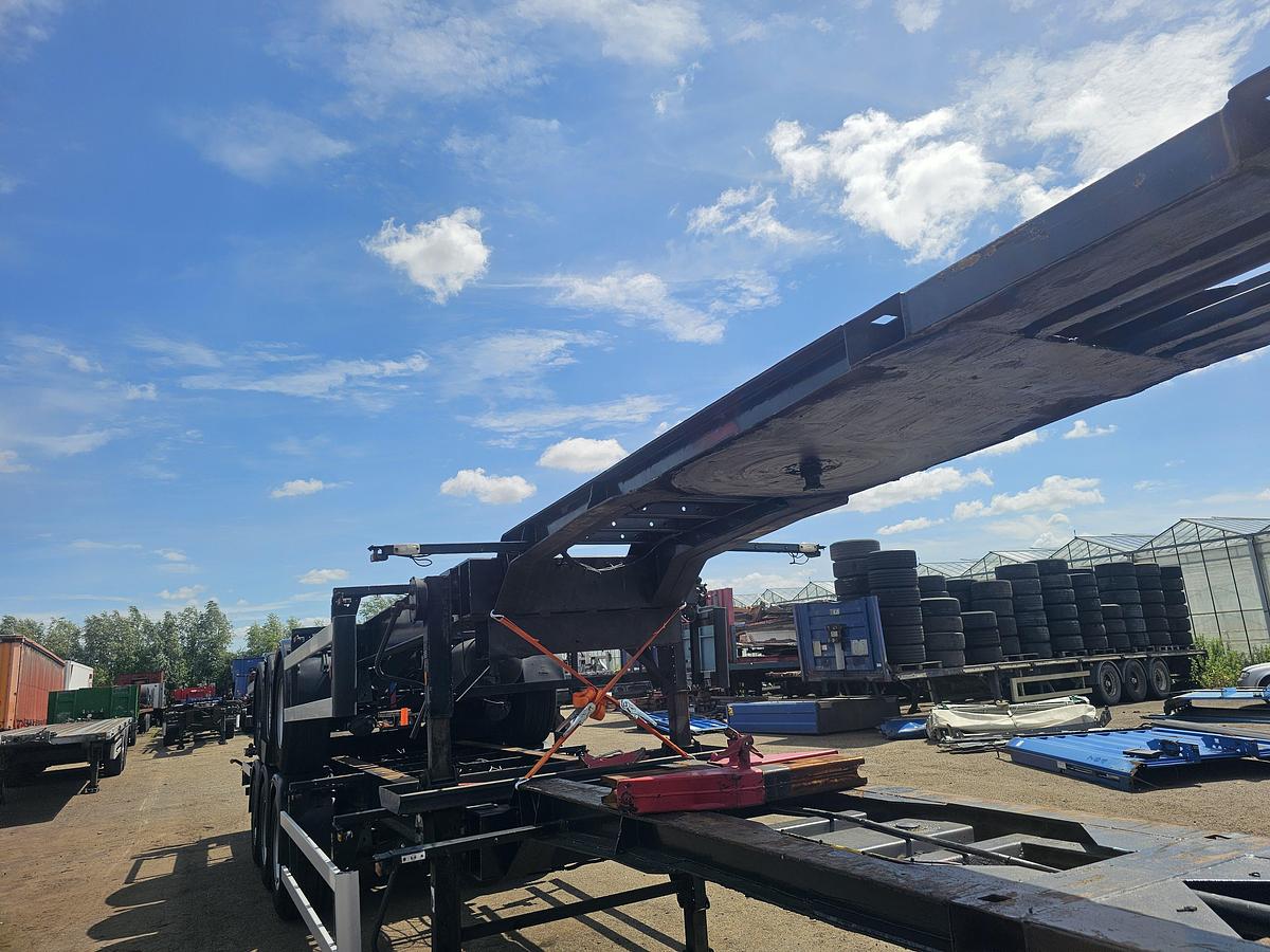 Gebruikt 2000 GROENEWEGEN 45.07 CC-12-27 / 45 FT AND 40 FT CHASSIS BPW DISC. APK/TUV. 15-02-2027. PRIJS PER STUK.