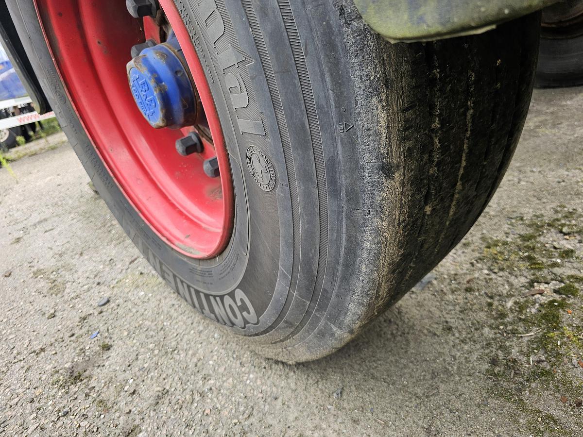 Used 2009 KRONE SZ| 20 FOOT CHASSIS | BPW DRUM | NEW BRAKES| GOOD TIRES| STEEL SPRINGS.