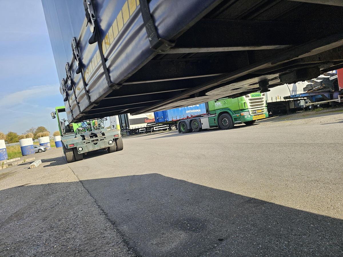 Used 2013 PACTON TBD.122 | SINGLE STEERING AXLE |UNDER SLIDING LOADING LIFT + BATTERIES| DAF DISC| APK /TUV 17-01-2025