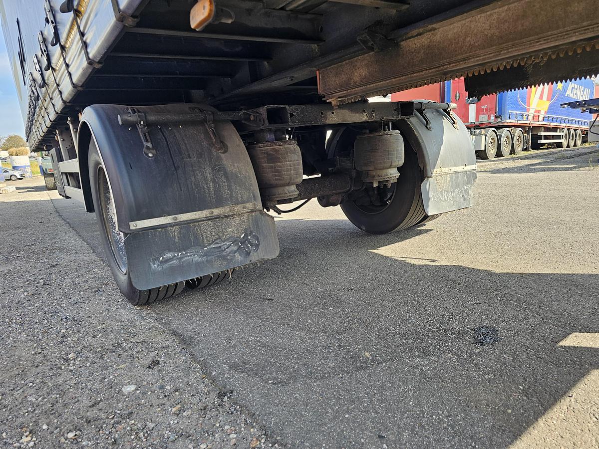 Used 2013 PACTON TBD.122 | SINGLE STEERING AXLE |UNDER SLIDING LOADING LIFT + BATTERIES| DAF DISC| APK /TUV 17-01-2025