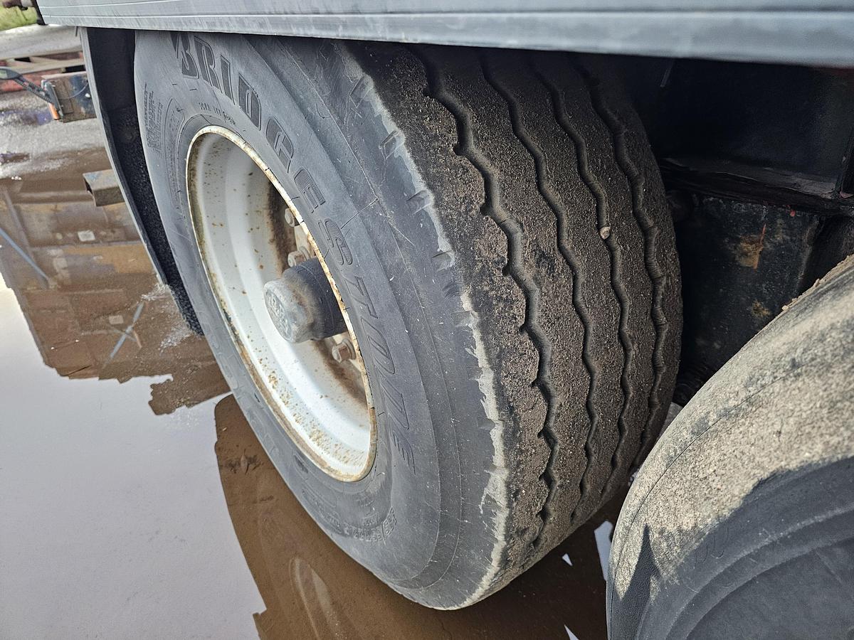 Gebruikt 1995 VAN HOOL 94/3067. flat container chassis all connections./ Bpw drum.