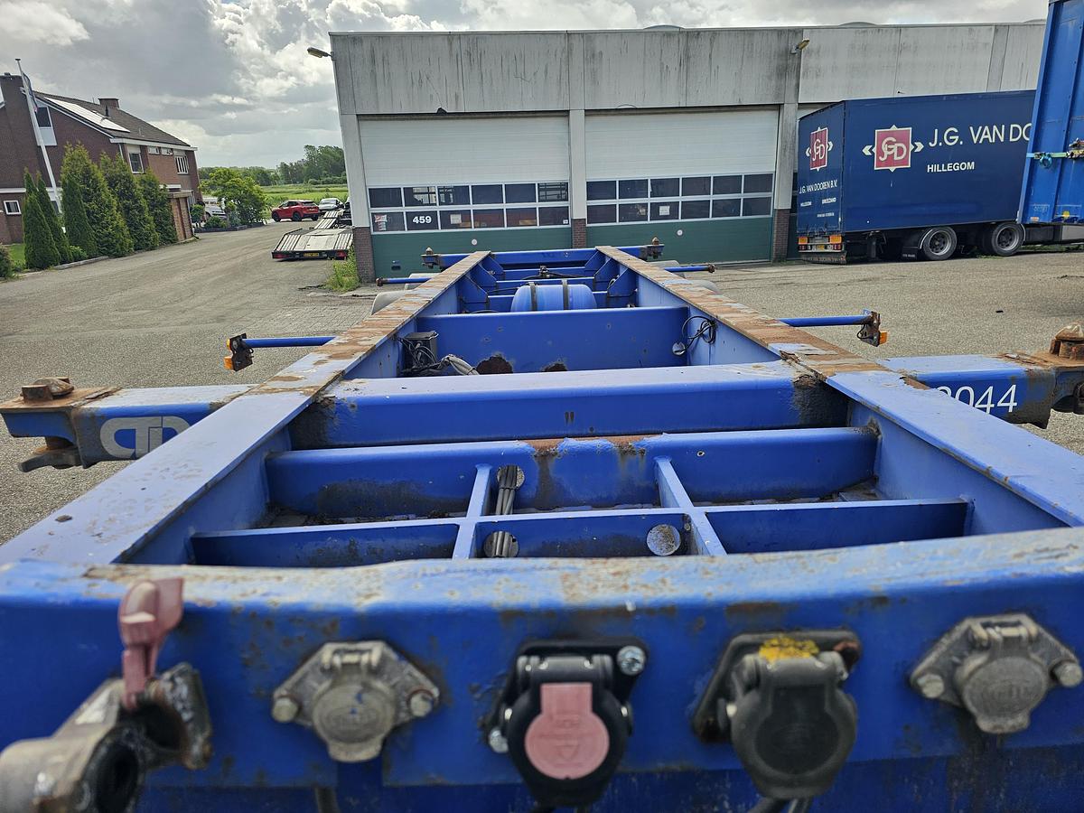 Gebruikt 2007 MKF METALLBAU CS 20 -20 FOOT- CONTAINER CHASSIS -HEAVY DUTY- BPW DRUM -STEEL SUSPENSION- GOOD QUALITY.