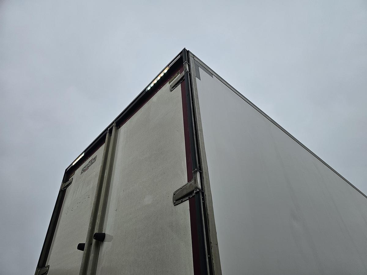 Gebruikt 2018 CHEREAU iNOGAM/TYPE 1507 | CARRIER VECTOR 1950| DE HOLLANDIA 2500 KG |BPW DISC| TUV 02-08-2026.