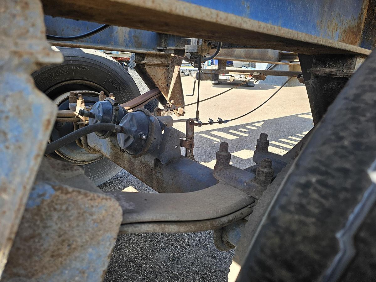 Gebruikt 1984 FLANDRIA OP 3/32T STEEL SUSPENSION / 15 CM BPW DRUM AXLES/ TWISLOCKS 40 FT 2 X 20 FOOT.