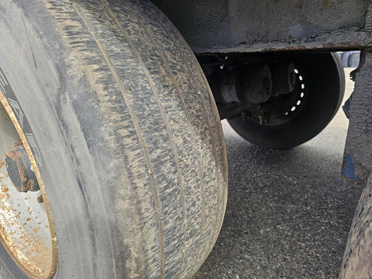 Gebruikt 2009 Van Hool 3B0073 | 3 AXLE FLATBED 13.60 MTR TWISTLOCKS FOR CONTAINER 40 FT 2 X20 FT BPW DRUM | 2 PIECES