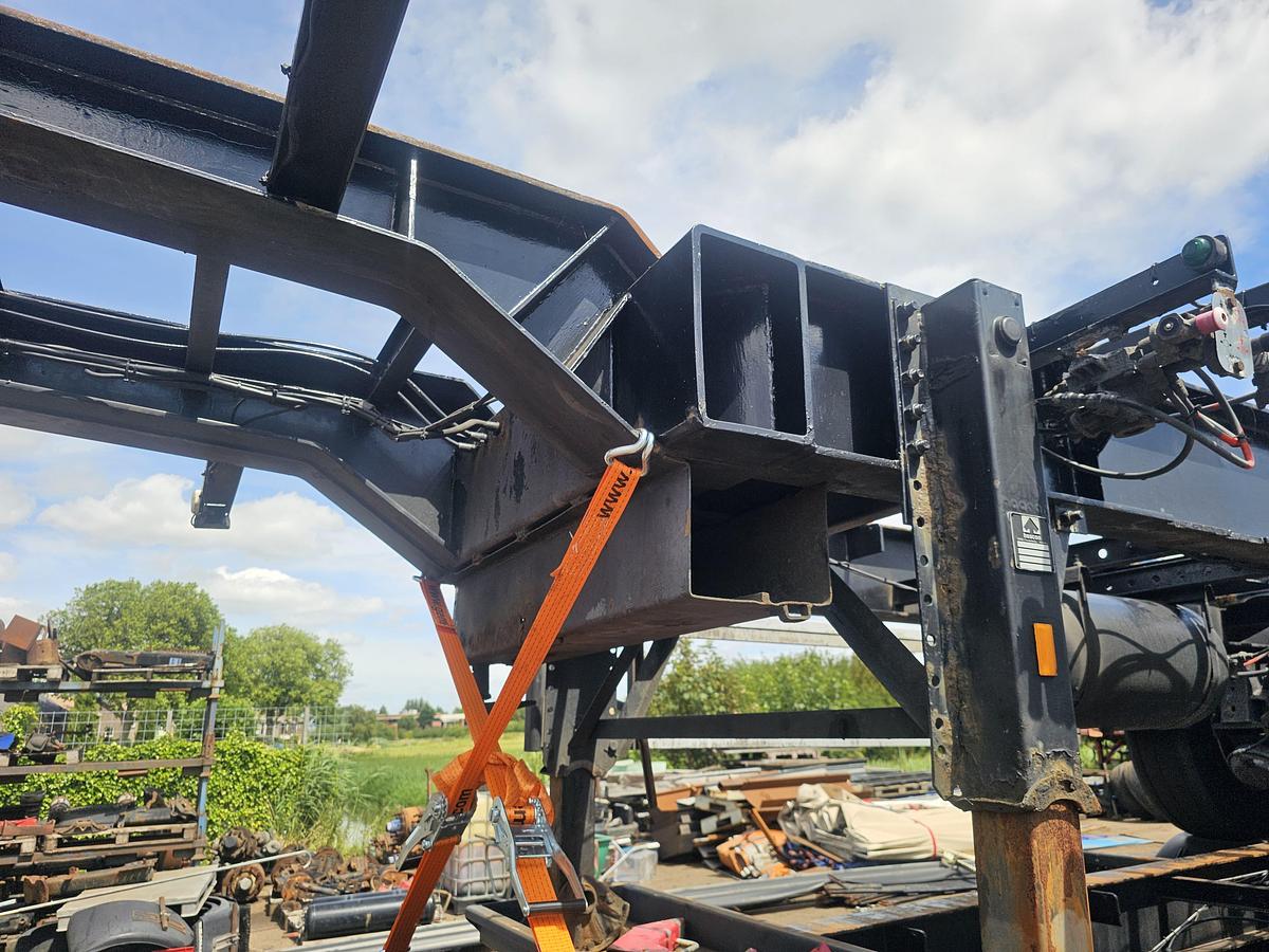 Gebruikt 2000 GROENEWEGEN 45.07 CC-12-27 / 45 FT AND 40 FT CHASSIS BPW DISC. APK/TUV. 15-02-2027. PRIJS PER STUK.