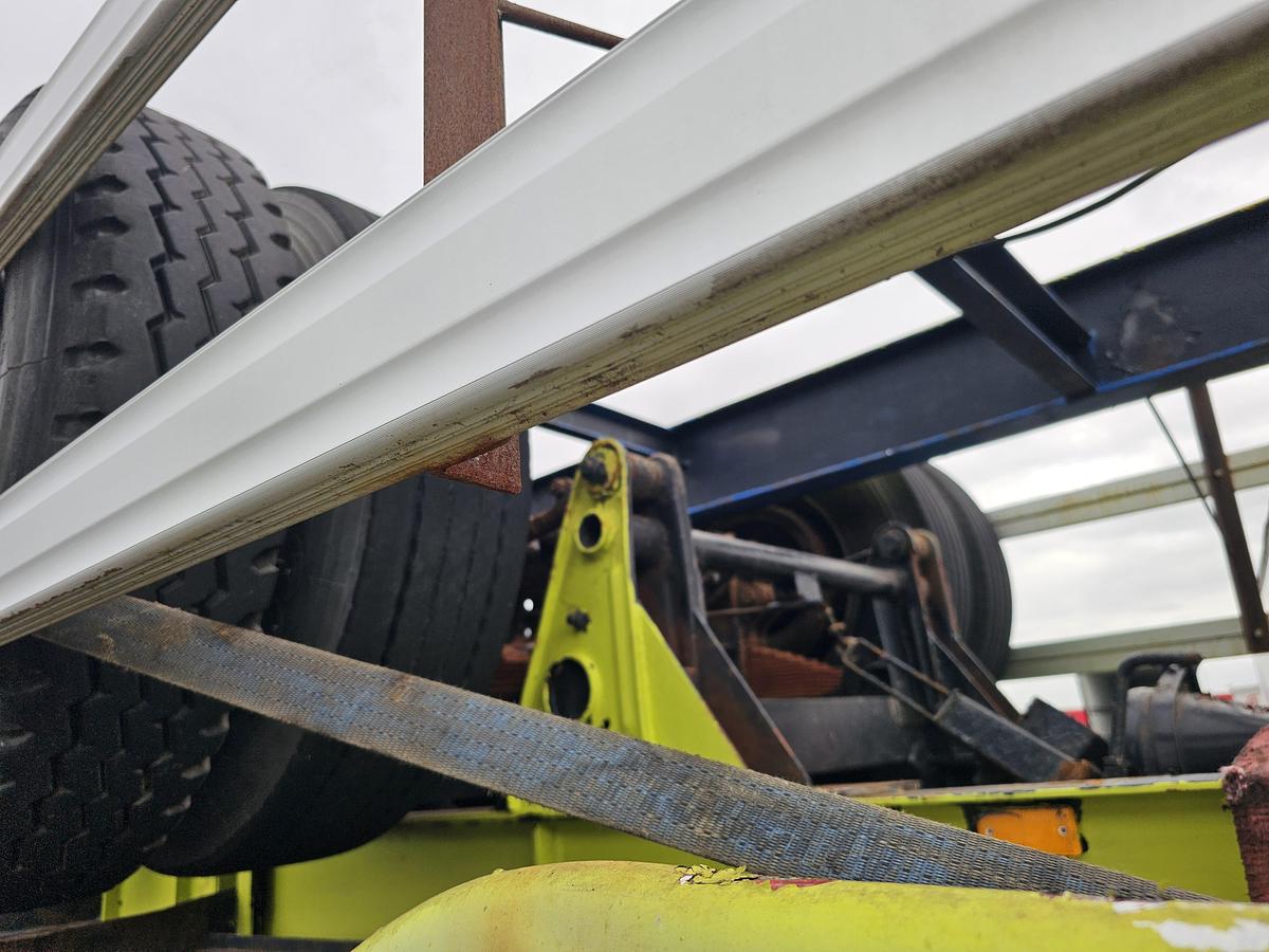 Used 1990 divers 40 ft gooseneck  steel suspension double tires.