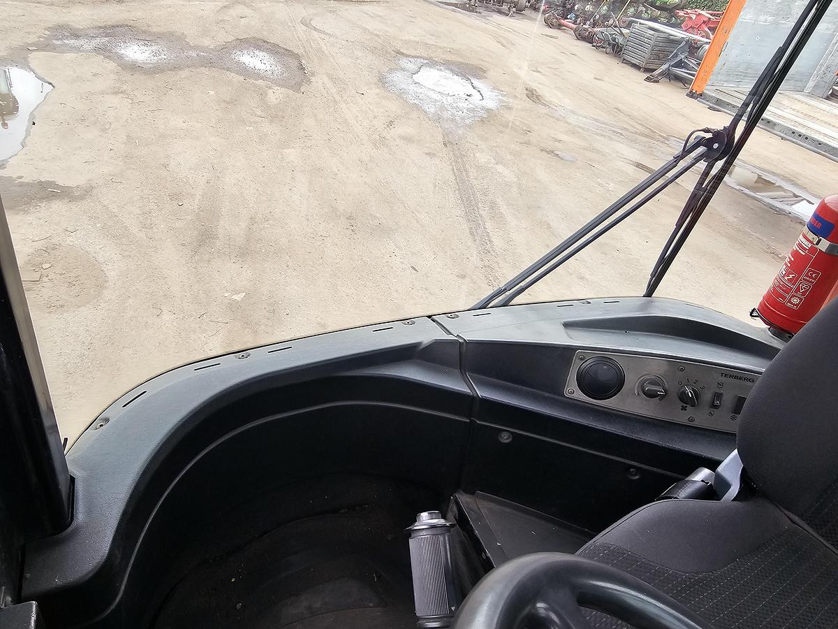 Gebruikt 2011 TERBERG RT283 | TERMINAL TRACTOR 4X4| TURNING CHAIR. | AUTOMATIC GEAR | 24159 HOURS.