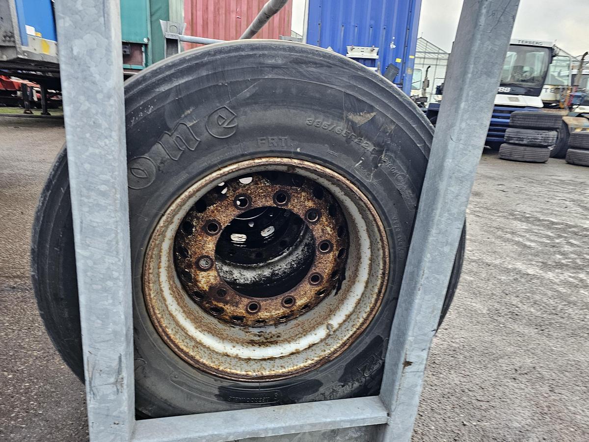 Gebruikt FIRESTONE / LEAD / NEXT TREAD/ TRAILER TIRE.