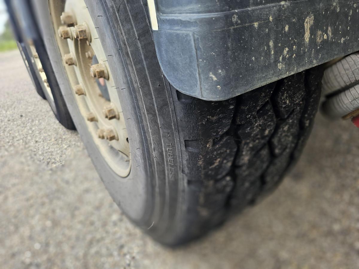 Gebruikt 2014 MEILLER MHPS12/27LOSS4/ STEEL TIPPER/ 30 MTR 3/ 28700 KG. /SAF DISC /ALU RIMS